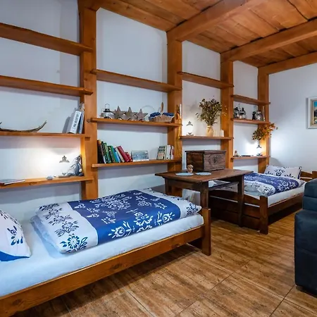 Hybský Dom Est 1905 *